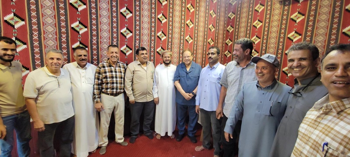 رجل الاعمال اليمني الأمريكي  عبدالملك الغزالي يقيم مأدبة غداء على شرف الرئيس علي ناصر محمد